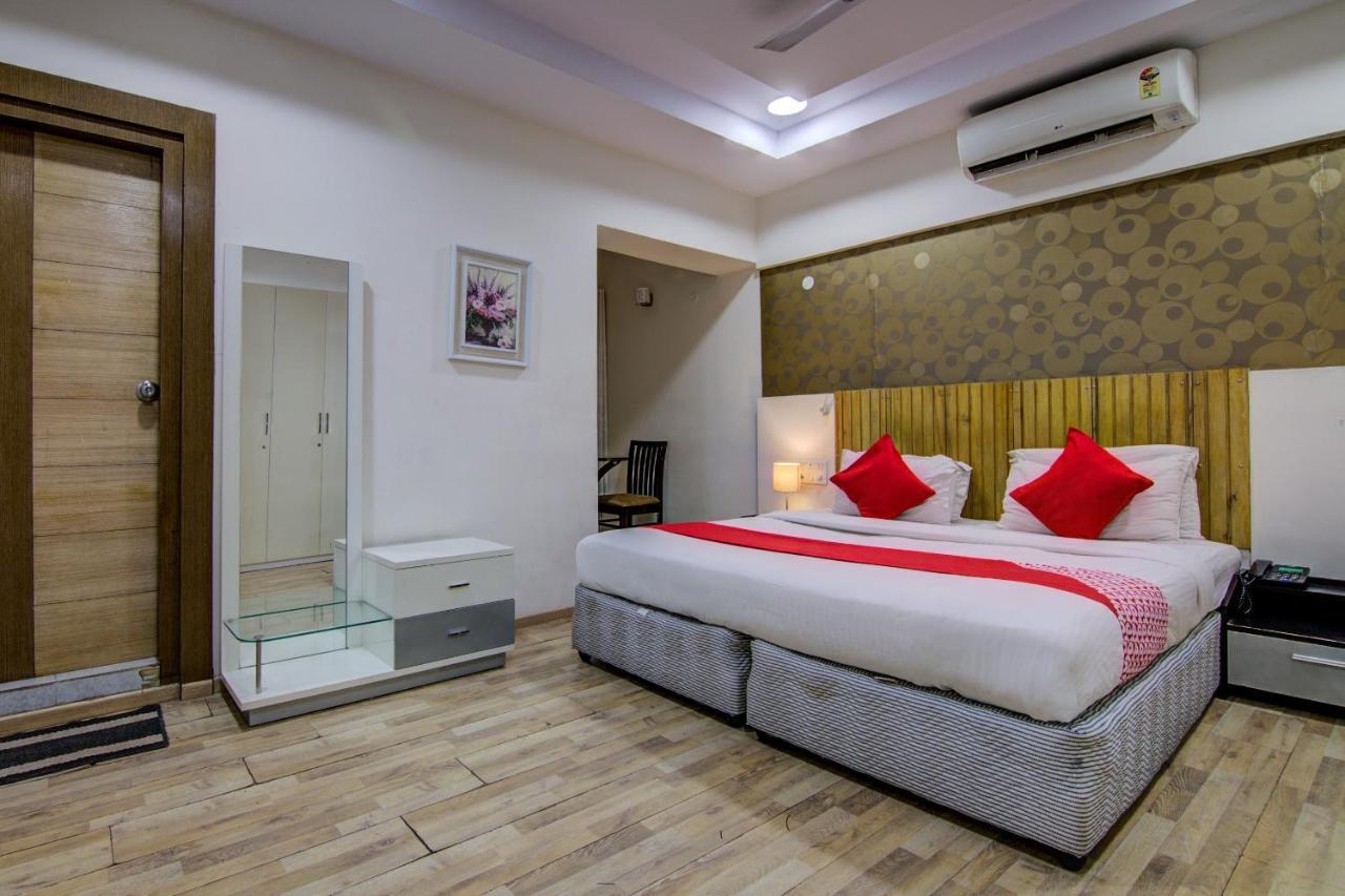 Oyo Hotel 55 Lawsons Bay Jalaripeta Ngoại thất bức ảnh